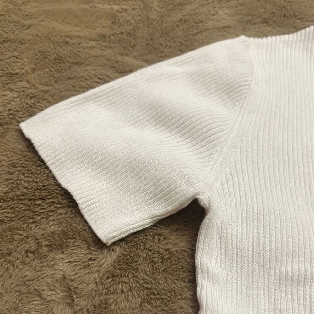 Cute White Ribbed Button-Detail Top - Picture 7 of 10